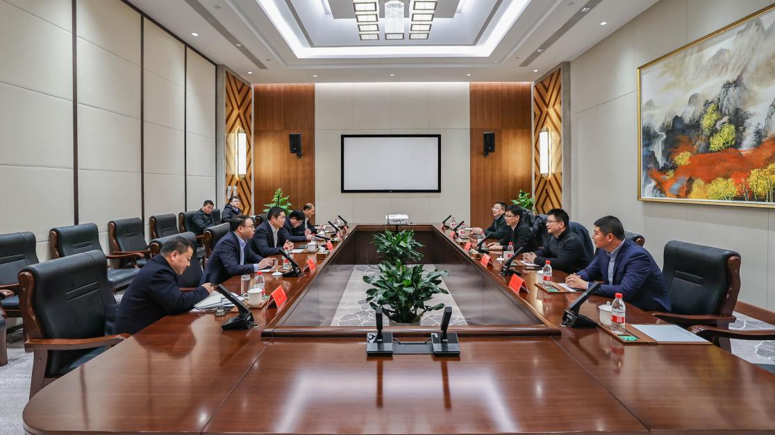 集團(tuán)多個(gè)項(xiàng)目集中簽約,LNG產(chǎn)業(yè)鏈發(fā)展再添動(dòng)力.jpg